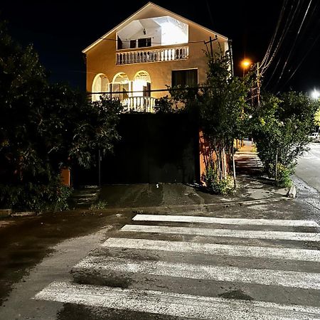 טביליסי Family Guesthouse - Macharashvili מראה חיצוני תמונה